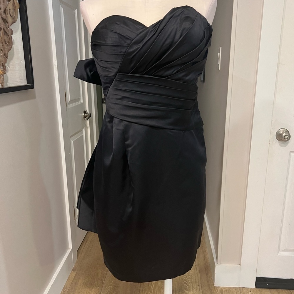 VERA WANG Lavender label black strapless with draped bodice and interesting back - Picture 12 of 13